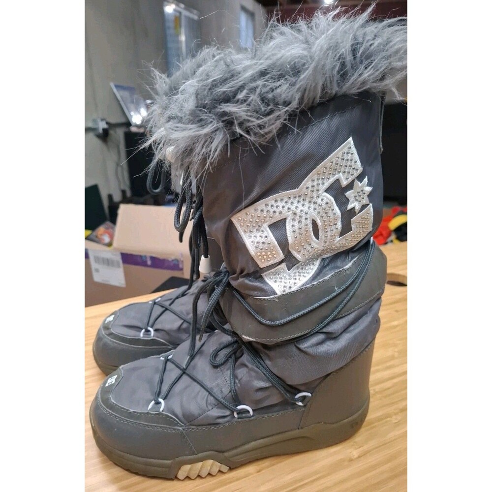 90s Y2K DC Chalet Grey Winter Moon Boots Sz 1 Fur Trim Snow Rhinestone Glam Girl
